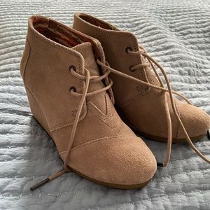 EUC TOMS Wedges/bootie